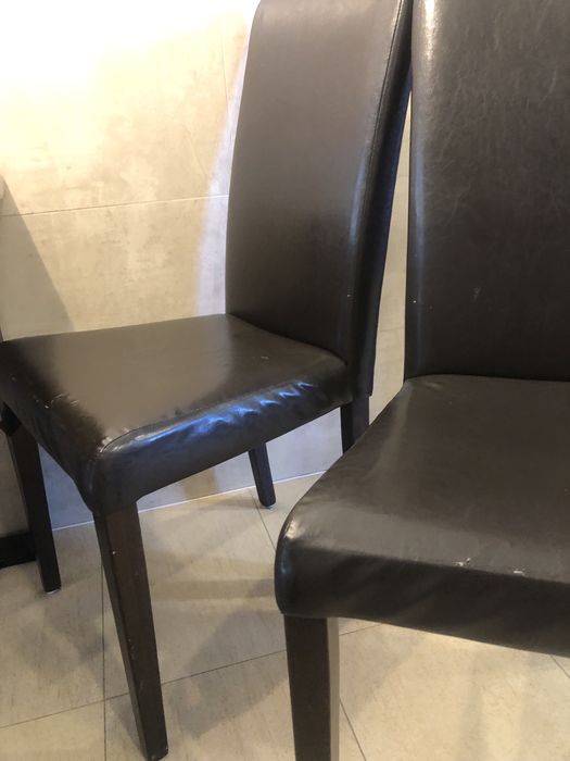 Krzesła cztery do kadalni