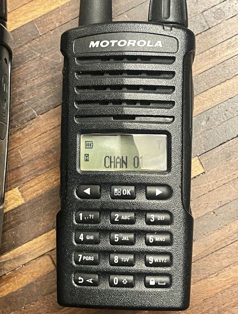2x Motorola XT660d XT665D cyfrowy radiotelefon PMR XT460 XT420 JEDYNE
