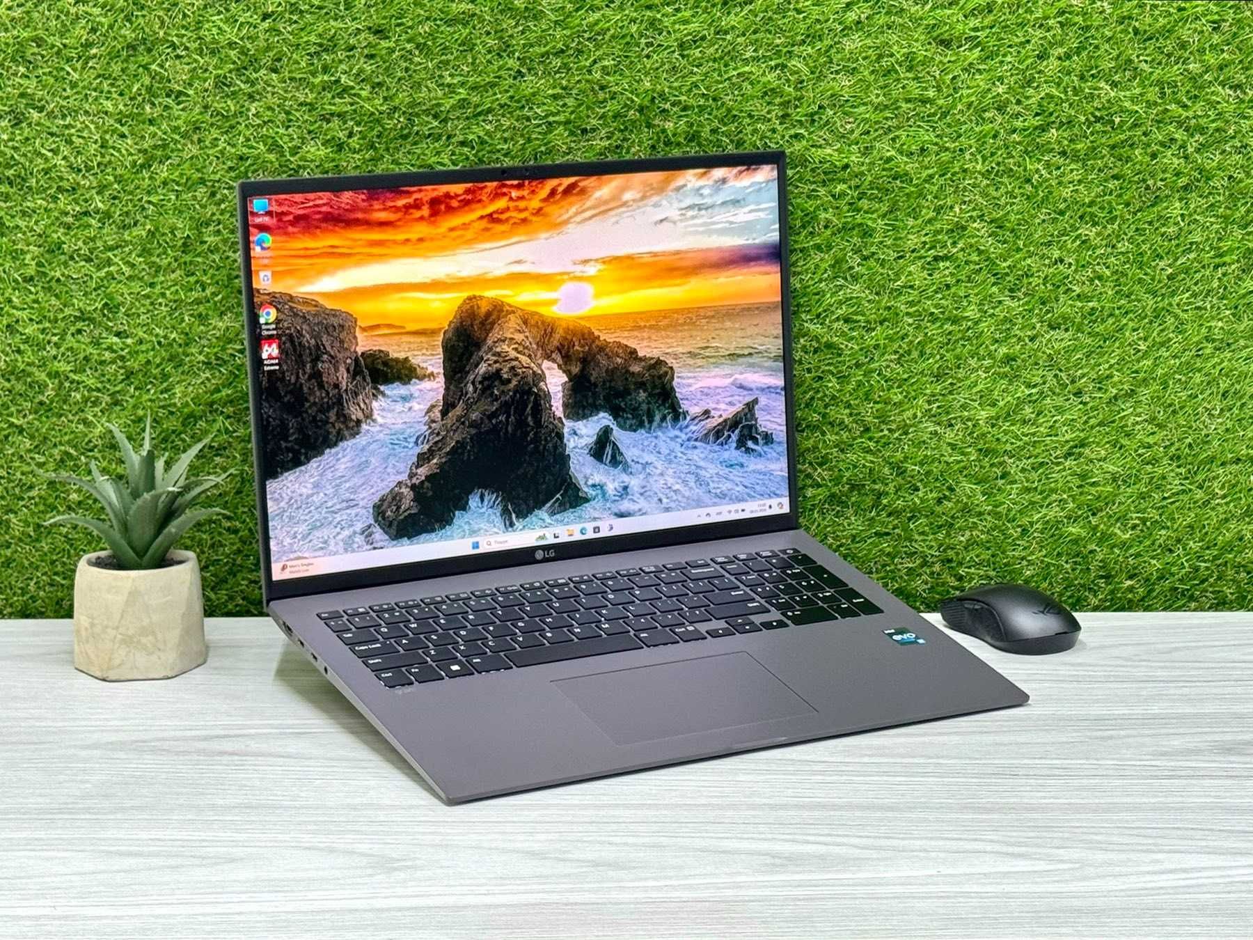 17 Дюймовий Lg Gram 17z90Q / 2К екран / i7-1260p / Type-C / Гарантія