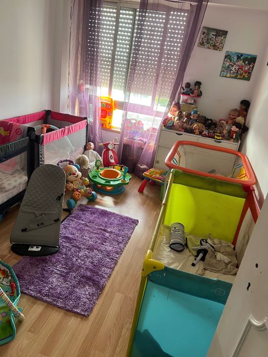 Tomo conta de crianças