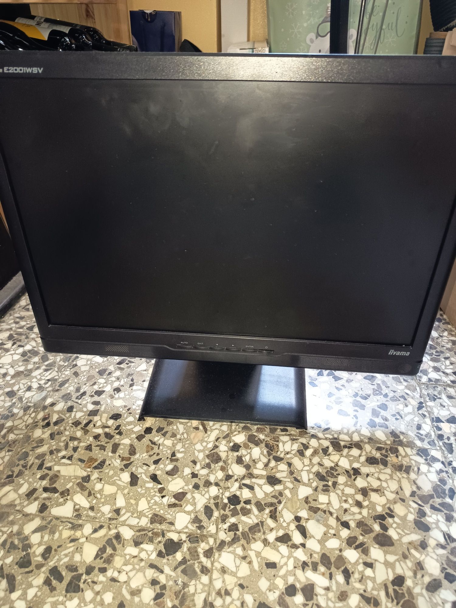 Monitor IIyama. 17 cali.