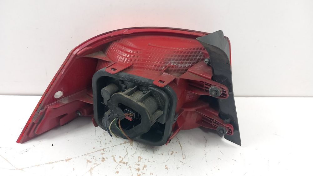 Vw Passat B7 Sedan  Lampa Tył Prawa 3Ae945096F