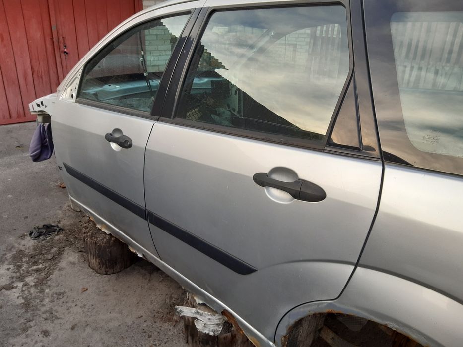 Ford focus (1) 2003р універсал ДВЕРІ