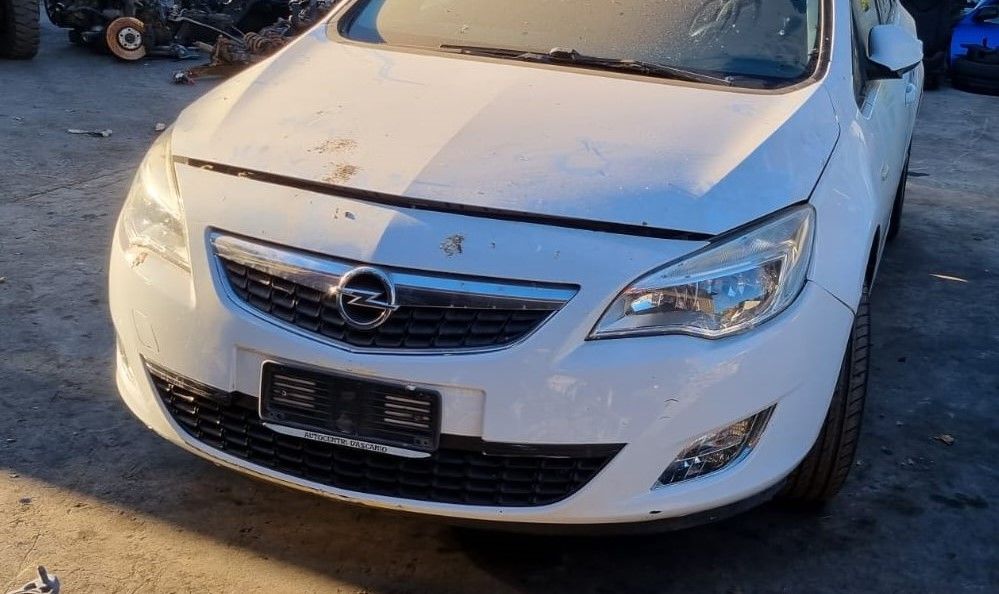 Przód kompletny Astra J IV 1.4i