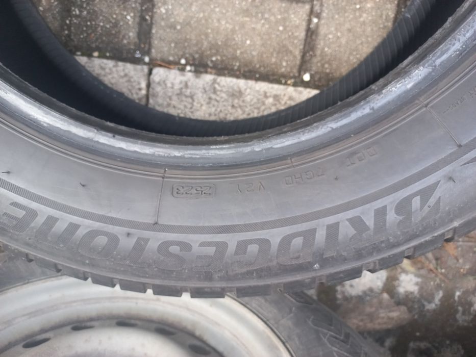 2 opony zima 225/60R18 Bridgestone 2023 rok