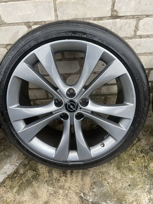 Продам титаны, нового состояния