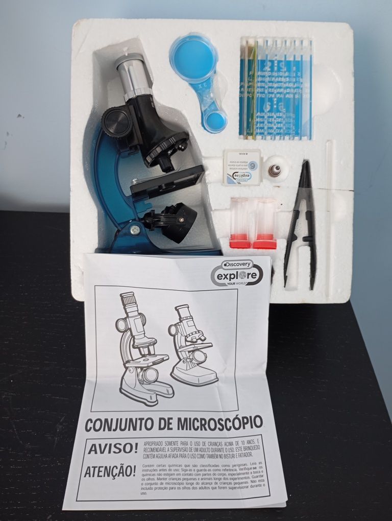 Microscópio Discovery Explore