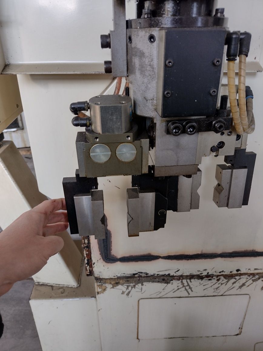 Tokarka CNC Wasino LJ-3B plus robot