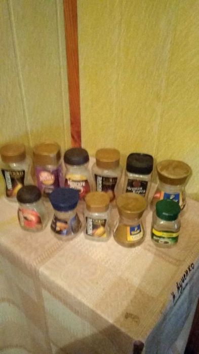 Продам стеклянные банки разные,из под кофе: 0.2 л,0.25 л,0.4 л,0.45 л.