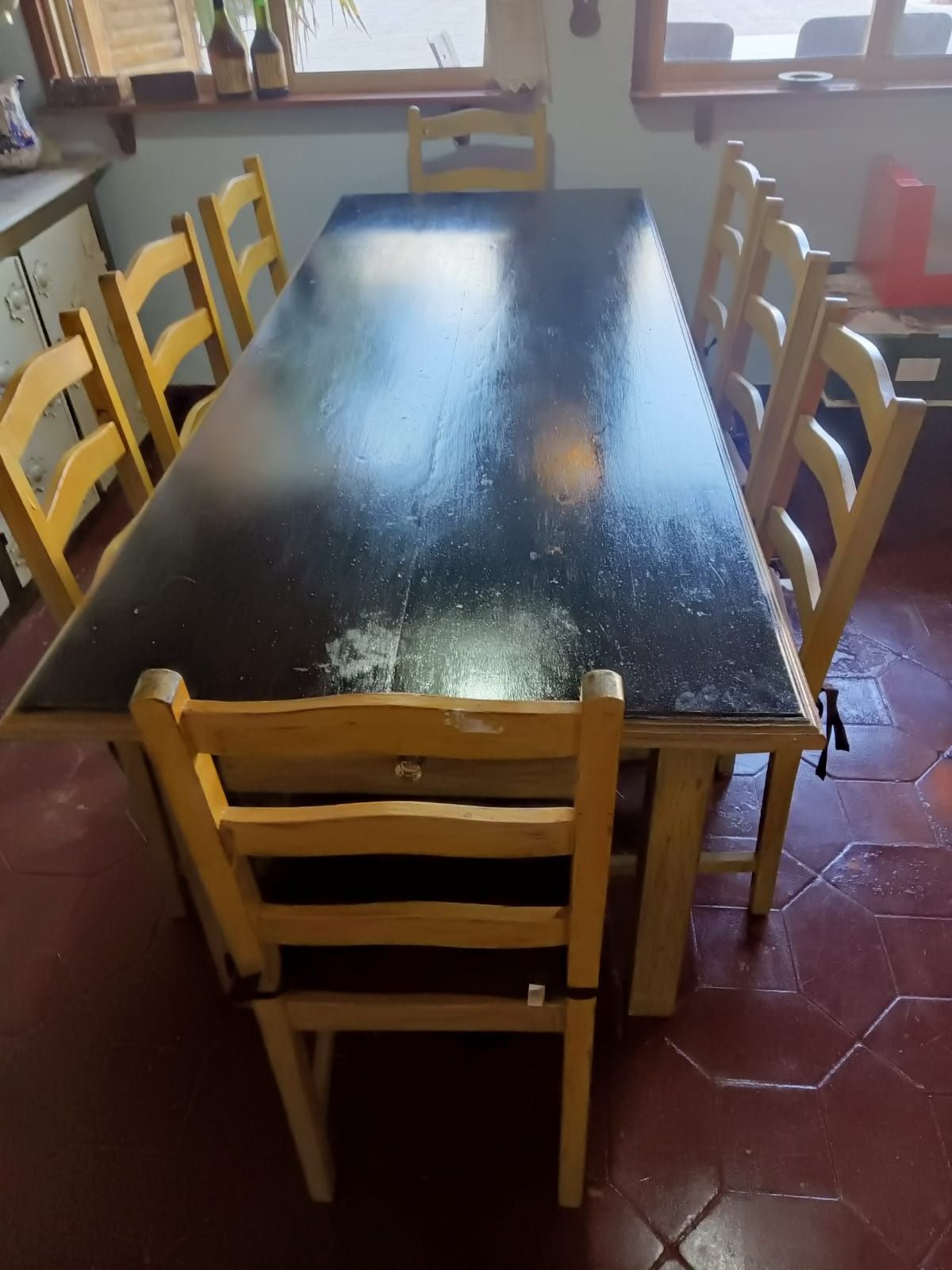 Conjunto rustico de mesa e cadeiras