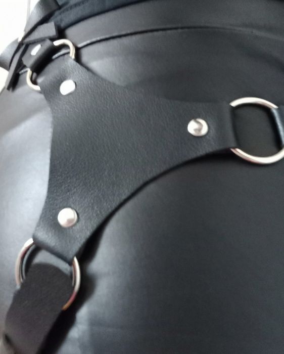 Nowy pas, uprząż czarna z kokardkami, regulowany harness