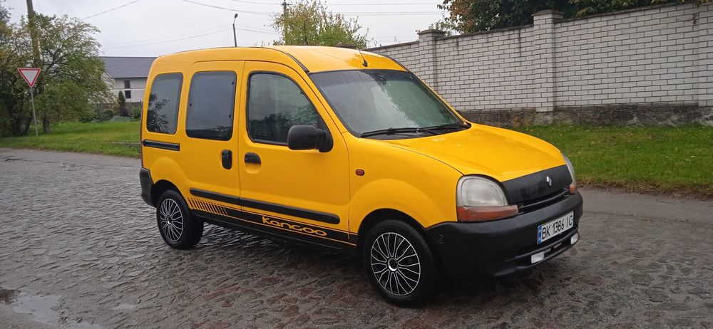 Мінівен Renault Kangoo Пасажир 2000 року. 1,9D Простий дизель