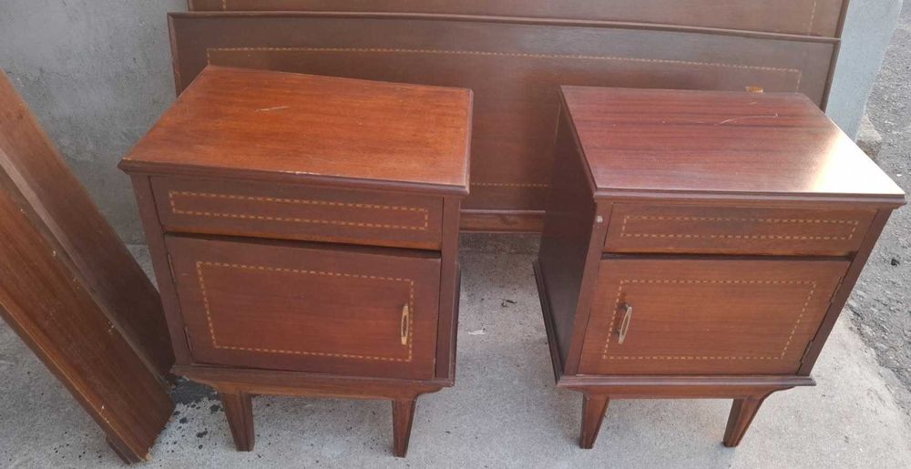 Cama com colchão e estrado