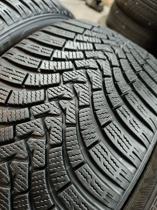 Komplet 235/40 R18 Falken