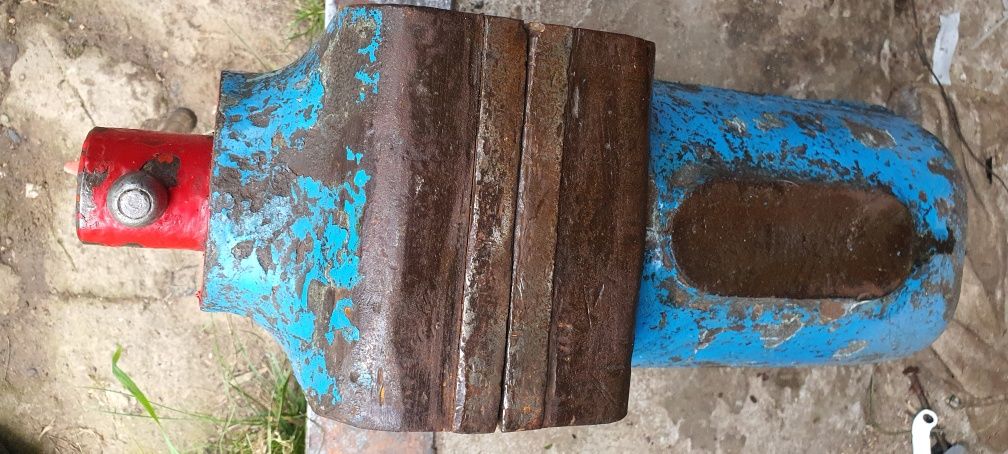 Duże imadło warsztatowe  50 kg 15 cm