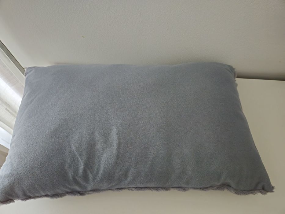 Almofada cinzenta