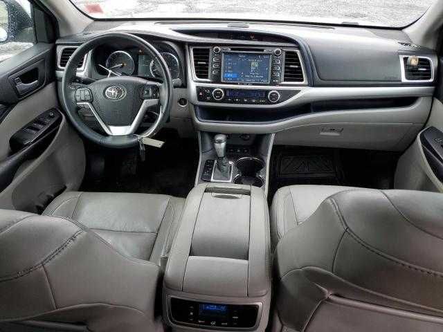 Toyota Highlander XLE 2016 Року