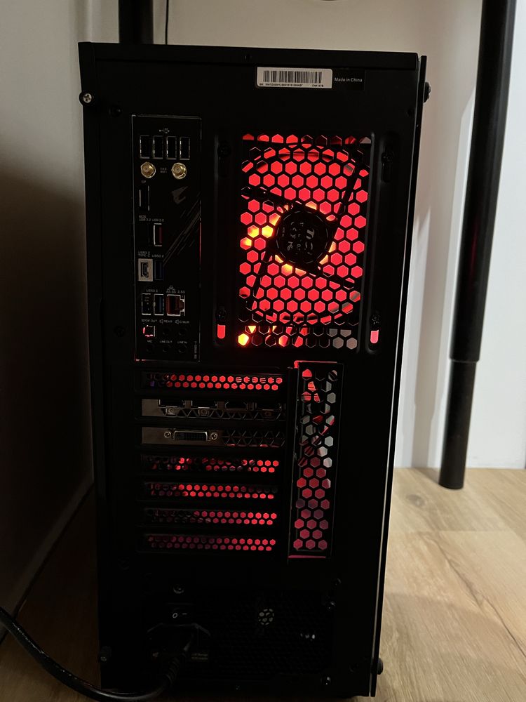 Komputer gameingowy ssd msi  i7 11700k 8 rdzeni gtx 1080 ti 32gb ram