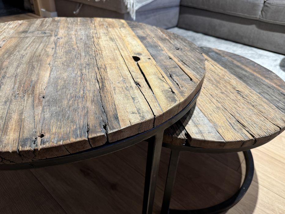 Komplet stolików z naturalnego drewna