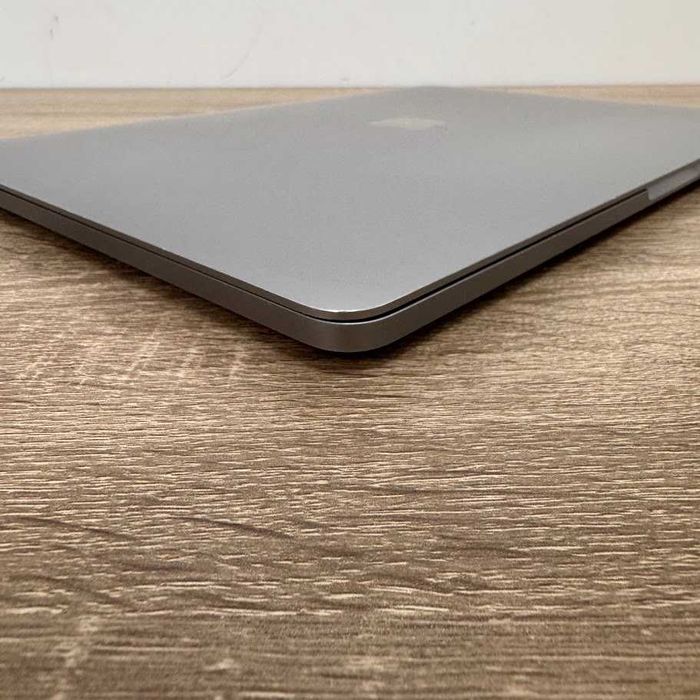MacBook Pro 2016 13" Intel Core і5 / 8Gb / SSD 256Gb (код: M0778)