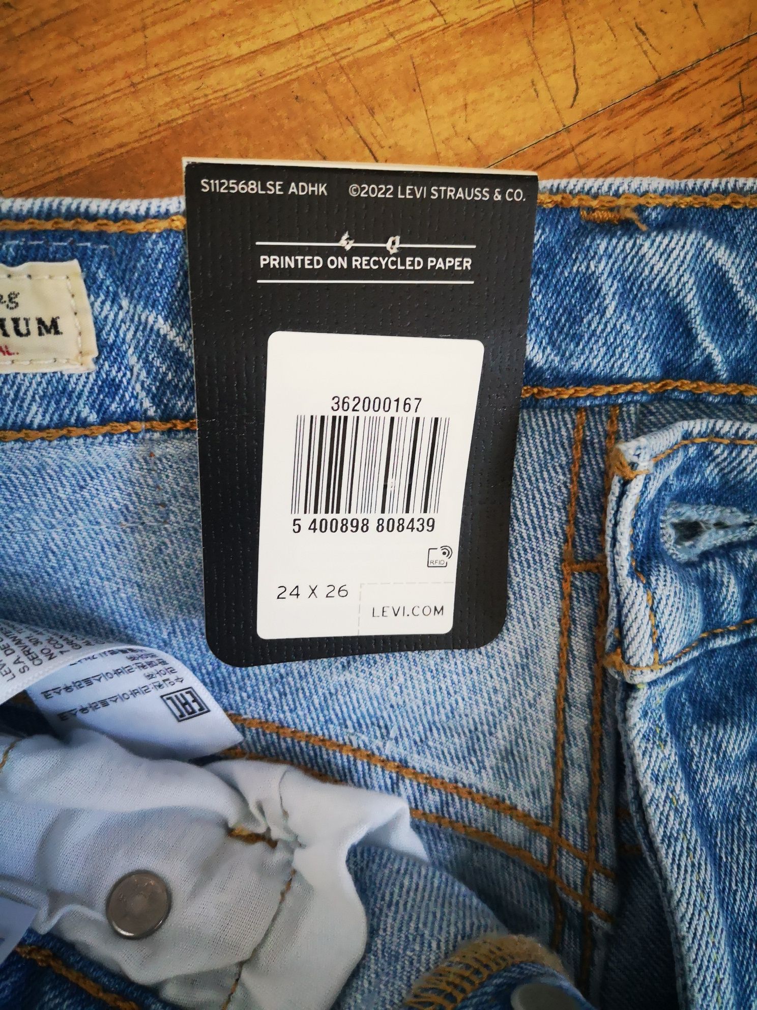 Nowe jeansy Levi's 501