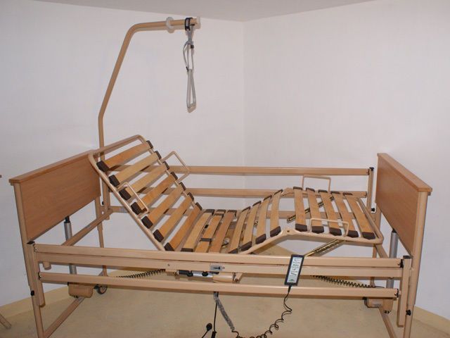 Niemieckie łóżko rehabilitacyjne Teutonia z materacem montażem - 4f.