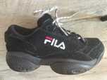 Продам кроссовки женские Fila