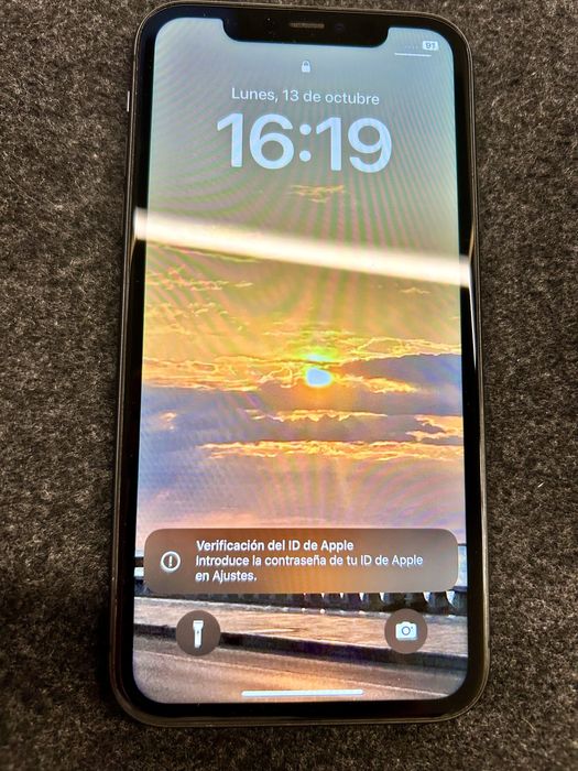 iPhone 11 64GB – bom estado, desbloqueado