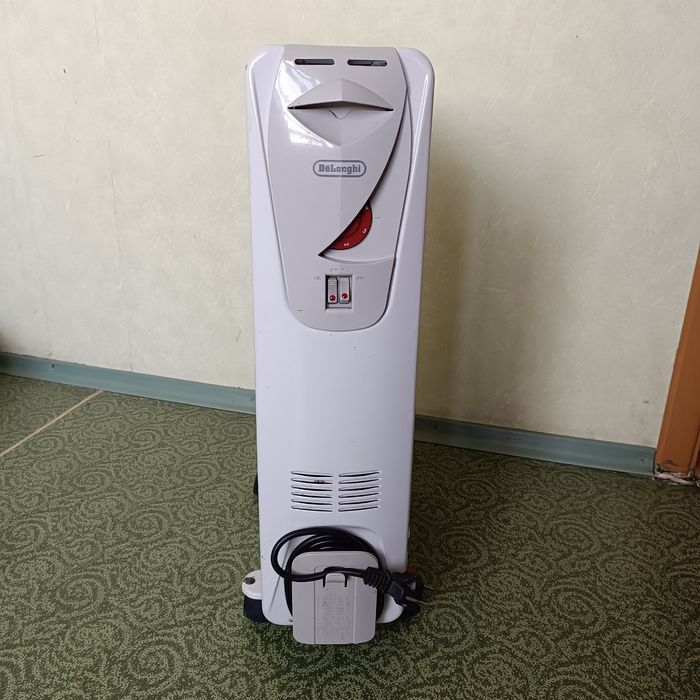 Масляный обогреватель De'Longhi