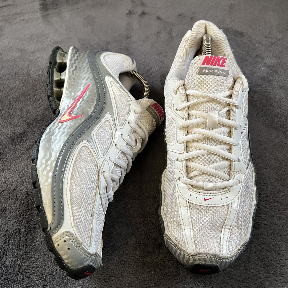 Жіночі кросівки Nike reax run 5. P. 42.