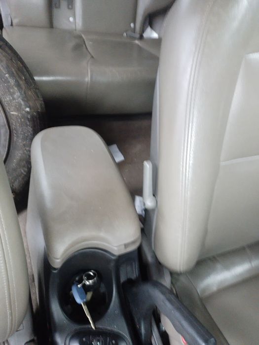 HYUNDAI SANTA FE I 00-03 G4JS 2.4 16V  PODŁOKIETNIK