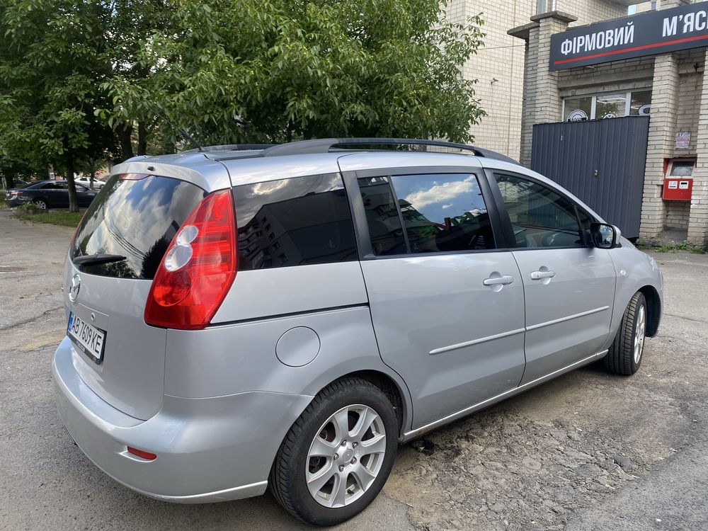 Машина Mazda 5  2005 рік
