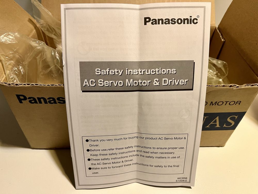 Serwomotor / Servo motor Panasonic typ MHMD082P1S