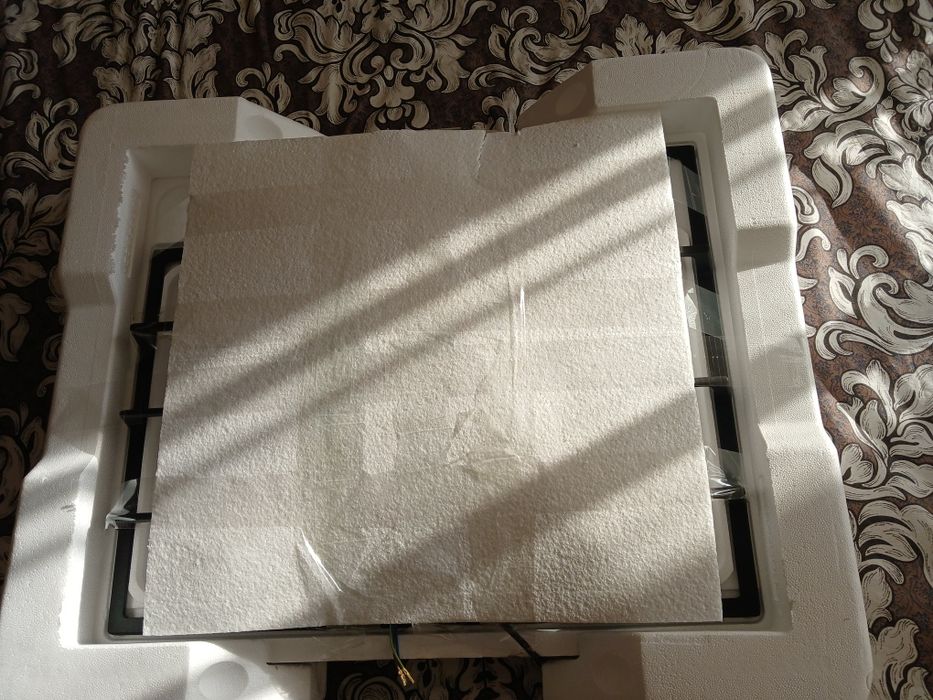 Продам Варильна поверхня газова Electrolux Slim 60 KGS6426SX
плавная р