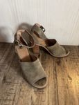 Стильні босоніжки UGG
