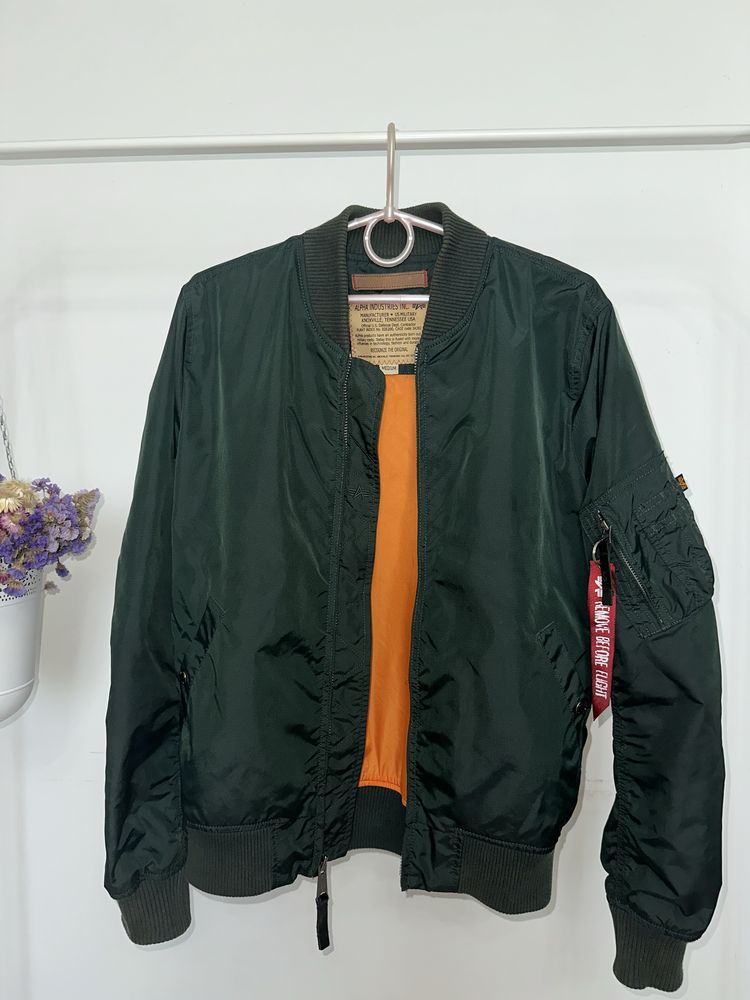Нейлоновий бомбер Alpha Industries nylon green оригинал с лентой