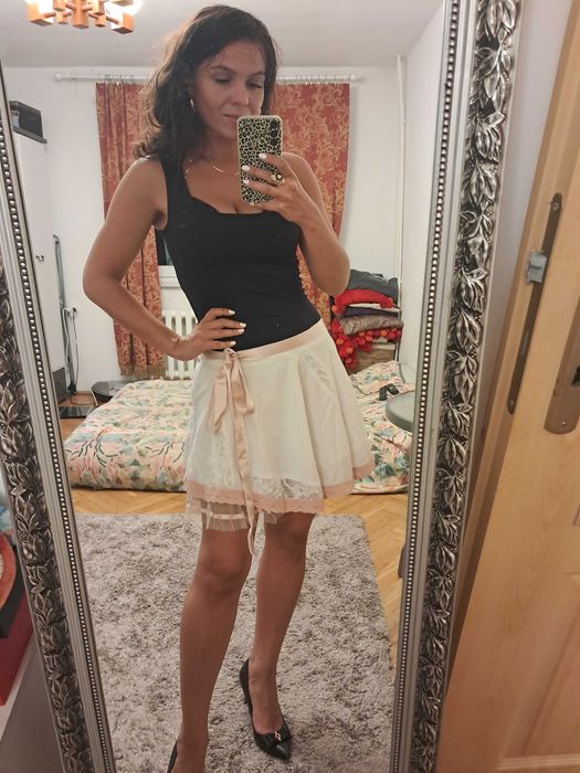 Krótka włoska letnia biała spódniczka Rinascimento rozm. M