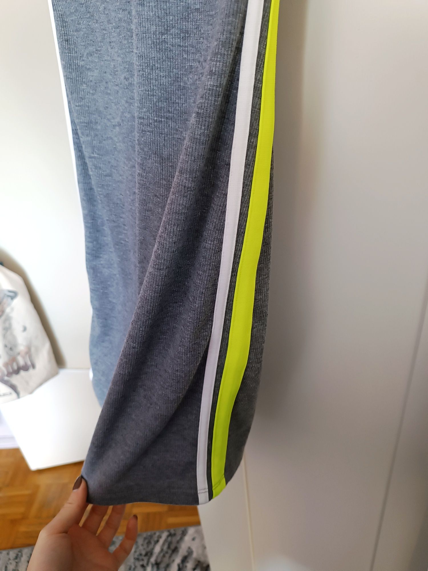 Sukienka prążkowana H&M