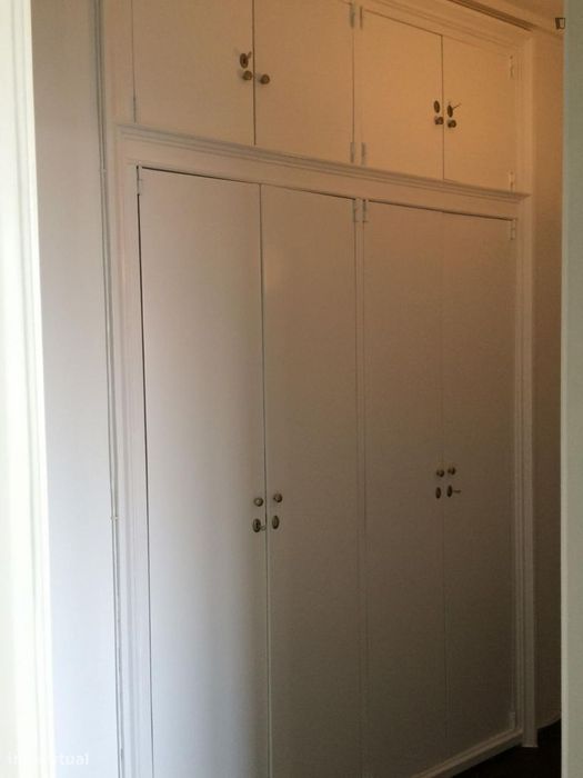 Quarto - localizado em Oeiras Lisbon