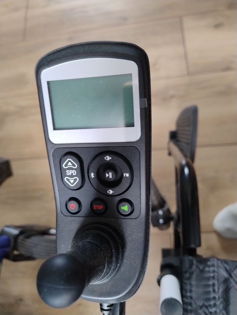 Wózek inwalidzki elektryczny