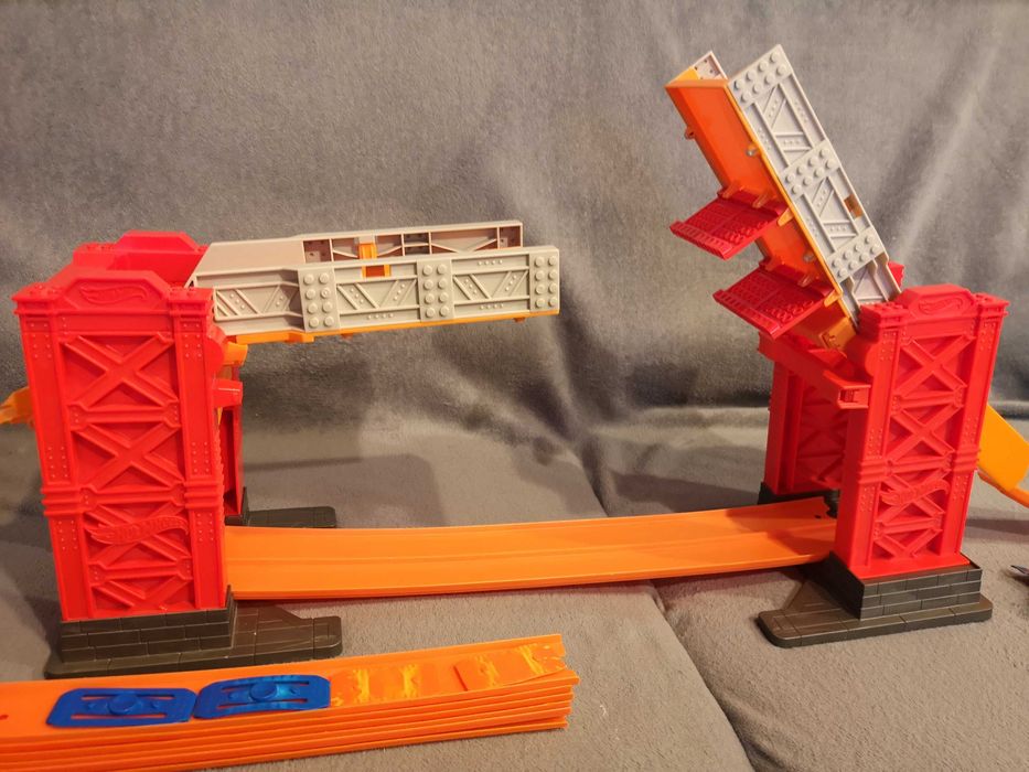 Tor Hot Wheels Most Kaskaderski
