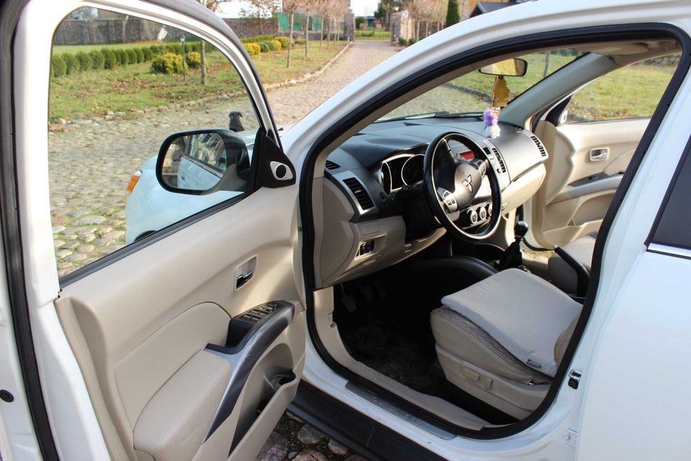 Mitsubishi Outlander 2009 2.0 140KM 4WD