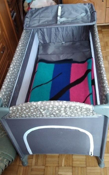 Moby system łóżeczko turystyczne szare kojec