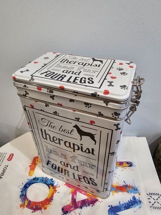 Puszka na karmę lub przysmaki