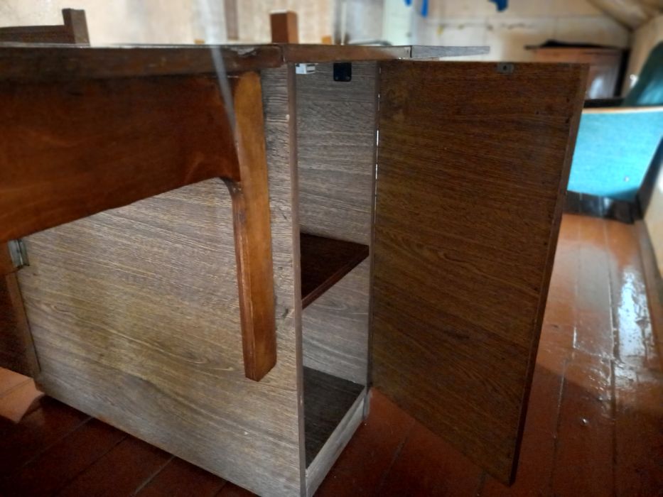 Розкладний стіл-книжка  на роліках