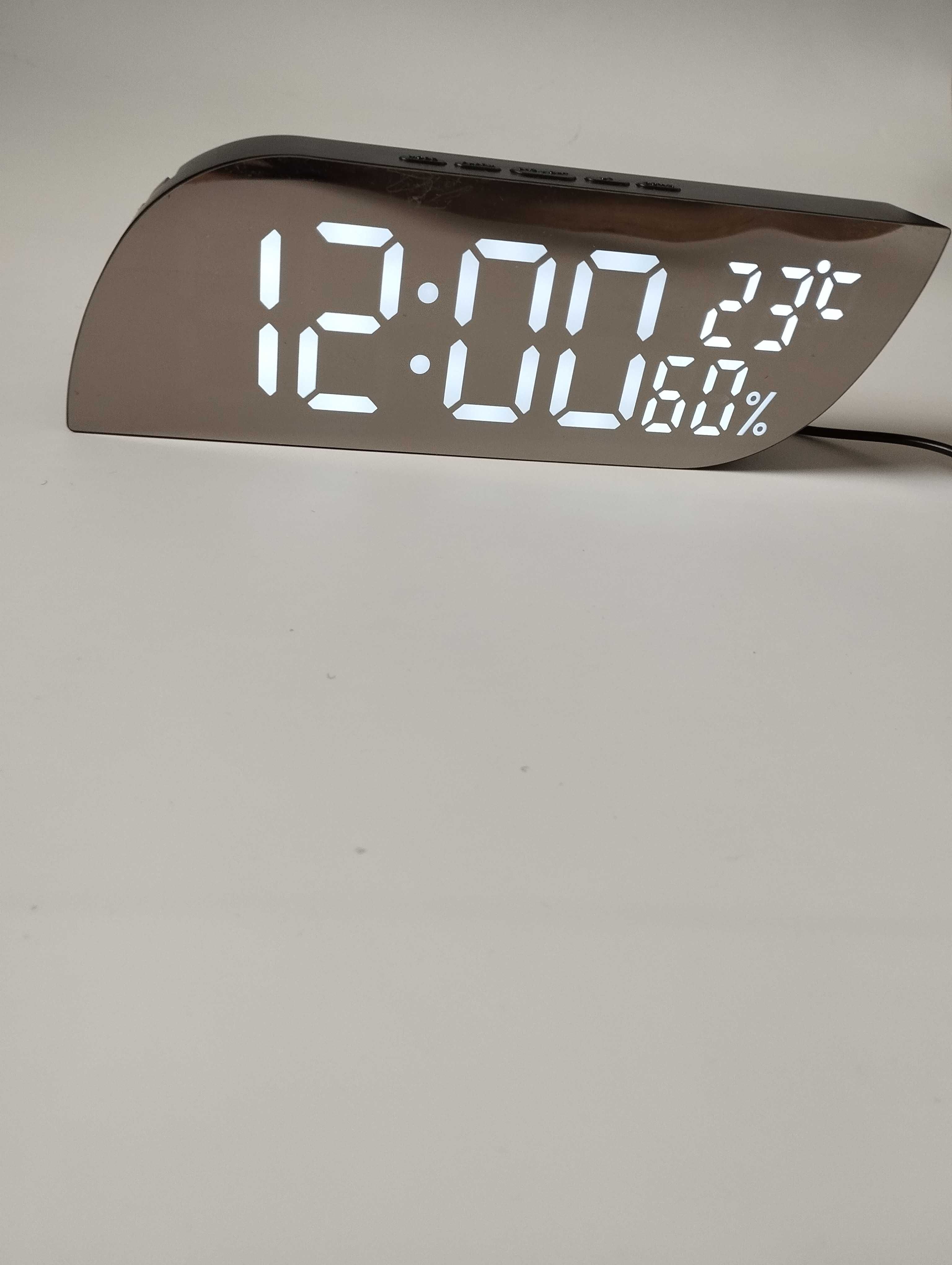 Zegar lustrzany z temperaturą i wilgotnością