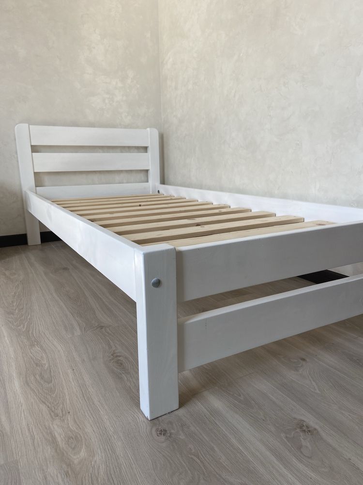 Продам ліжко 90/200см. з матрацом