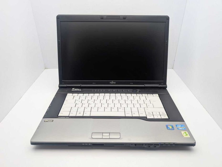 Fujitsu S752: Intel i3-3320M HDD:500gb RAM:6gb Intel HD Graphics 15.6