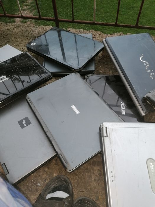 Laptopy na części sprzedam