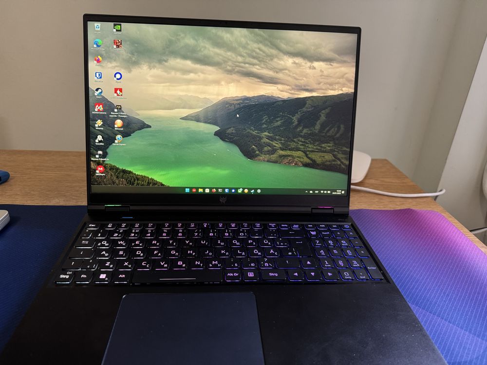acer predator helios 16 ph16-71 240 hz